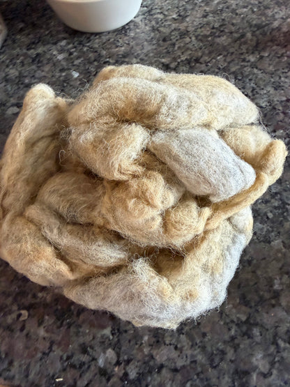 Shetland Natural Dyed Roving (Iron)
