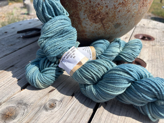 Natural Dyed Yarn Indigo Dyed 4 Ply Worsted Merino